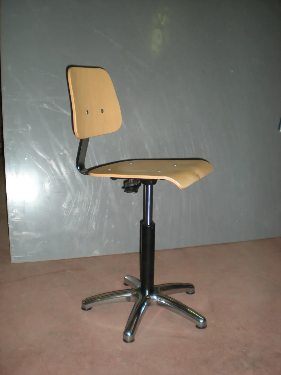 Sgabello regolabile gas